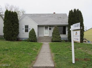 803 Crescent Dr, Grandview, WA