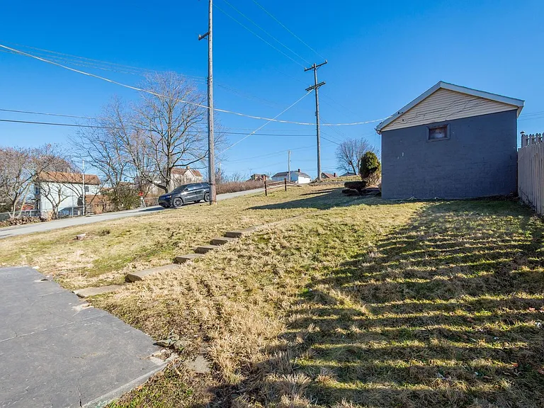 701 Monterey St — Photo 13