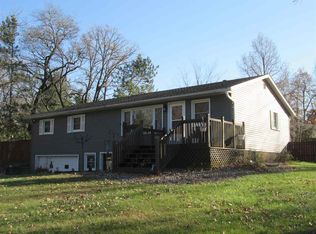 2602 River Rd, Decorah, IA 52101
