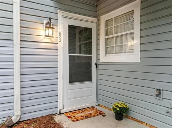 1632 Roanoke Pl SE, Marietta, GA 30067