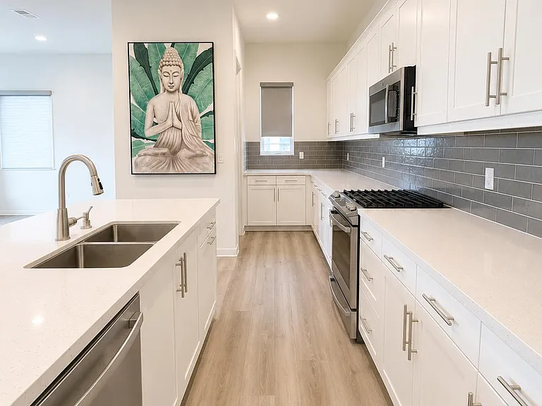 583 Townsend Way — Photo 6
