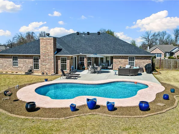 2406 Marylane Dr, Little Flock, AR 72756