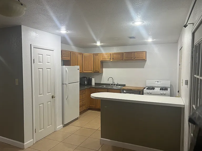 2107 Lookout Ave — Photo 14