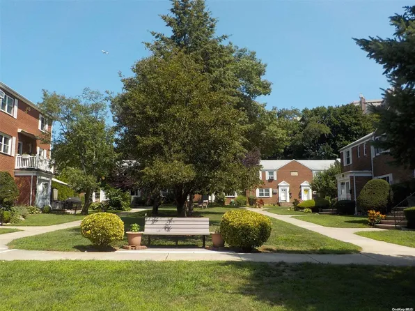 261-53 Langston Avenue #E-2, Glen Oaks, NY 11004