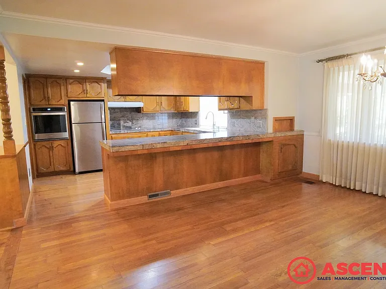 7932 Stine Rd — Photo 8