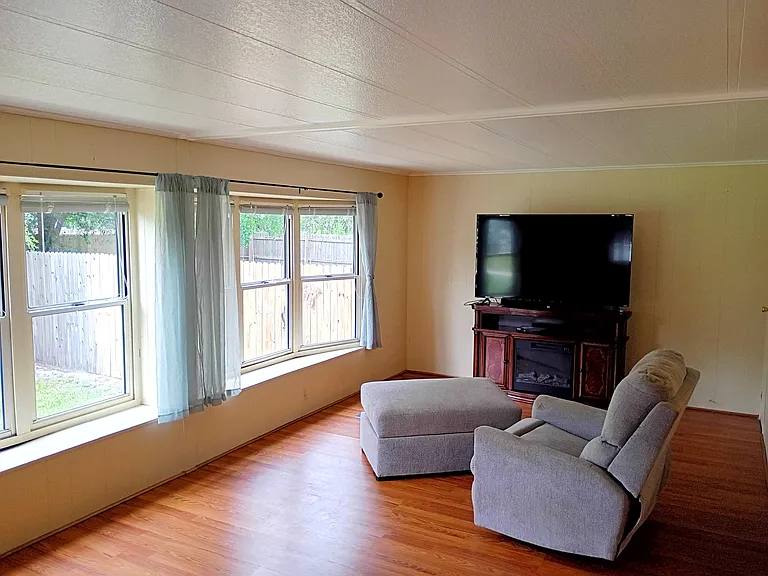 118 Hermits Dr — Photo 8