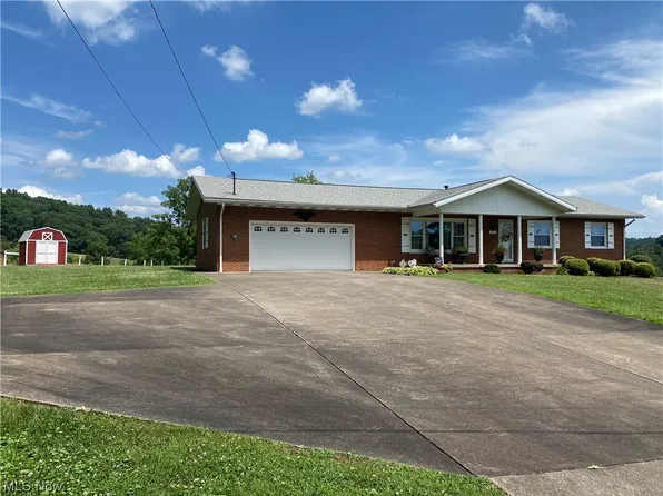 234 Upland Rd, Parkersburg, WV 26104