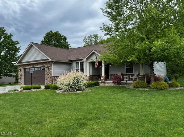 52 Cedars Dr, Poland, OH 44514