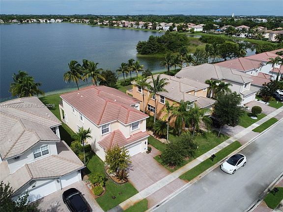3rd image of 4276 SW 179th Way
