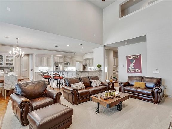 4th image of 4908 Kingswood Dr