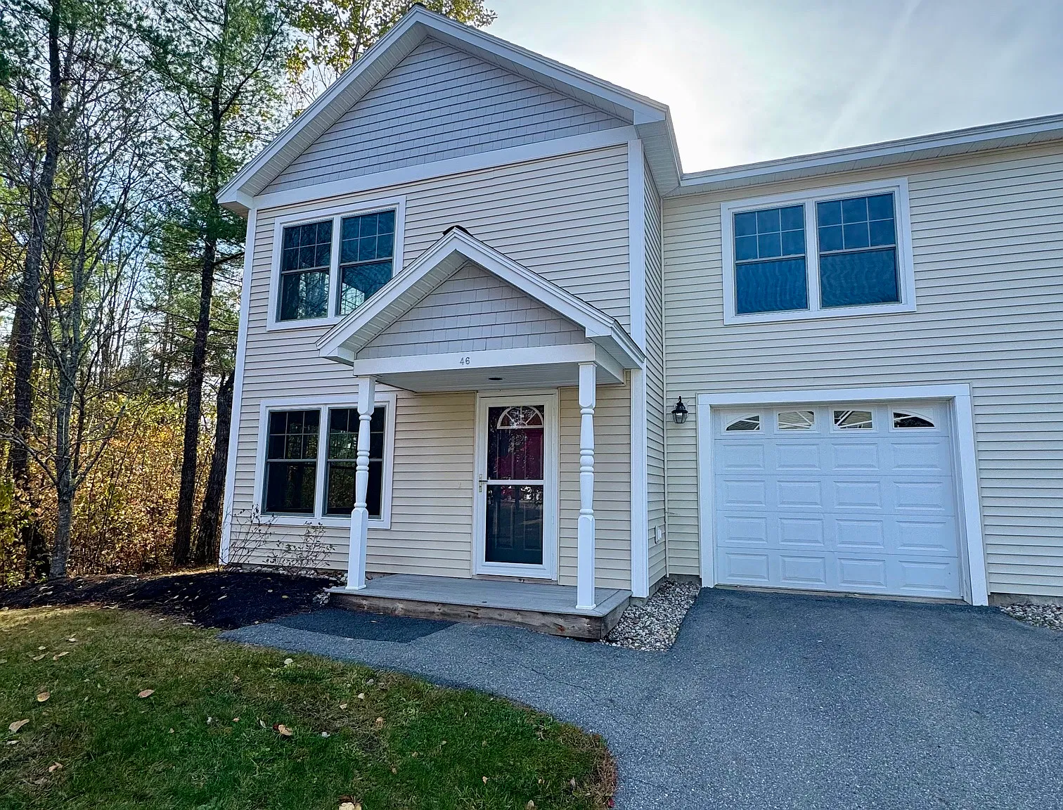 3 bed, 2.5 bath, 1930 sqft, $4,000 — Photo 2