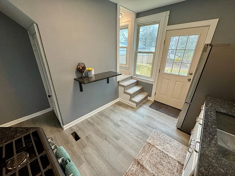 295 Blenheim Rd — Photo 10