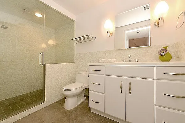 Sold by Level Group | media 20