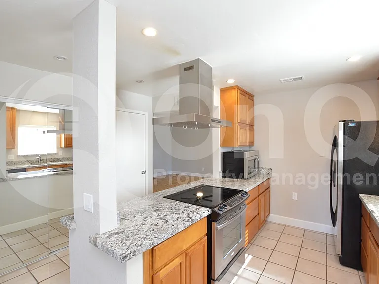 850 S River Dr #1044 — Photo 4