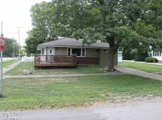 407 S Isham St, Waynesville, IL 61778