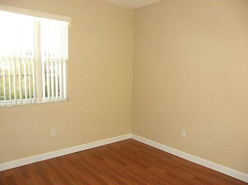 5th image of 1039 NE 42nd Ave