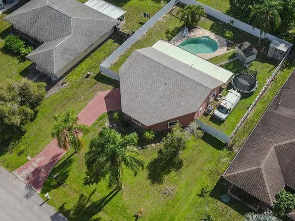 325 NW Curry Street, Port St Lucie, FL 34983