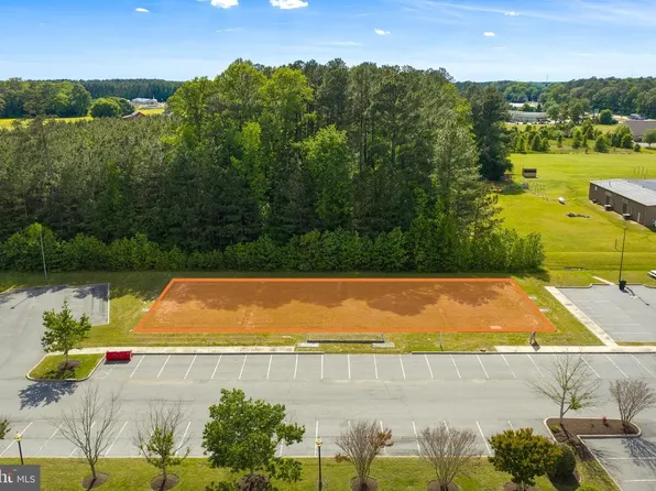 6500 Deer Pointe Dr, Salisbury, MD 21804