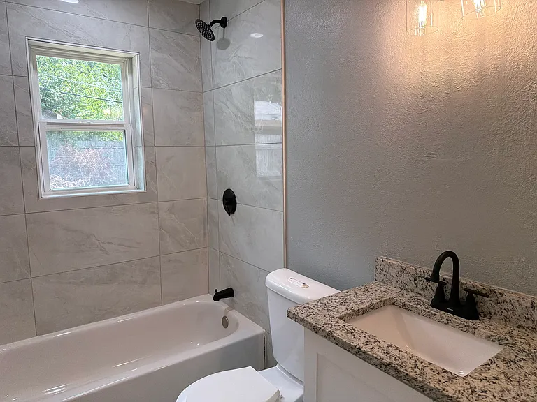 2505 Normont Cir — Photo 14