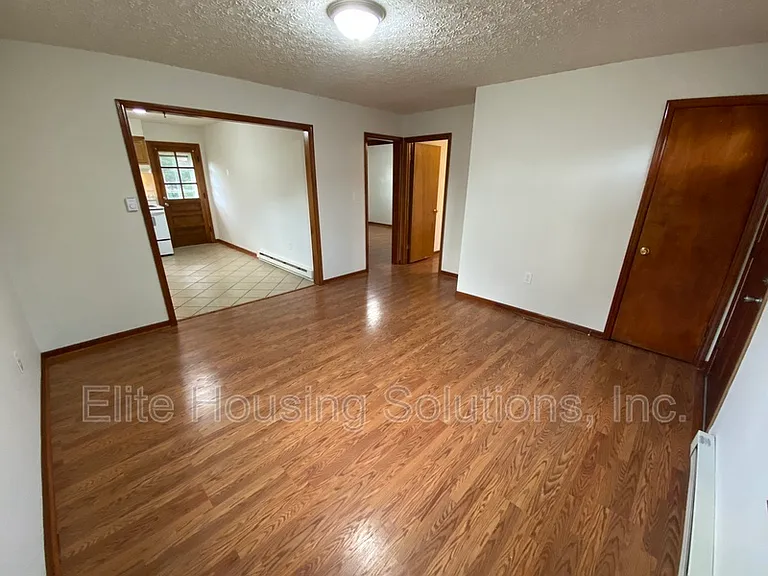 120 W Marshall St #2 — Photo 3