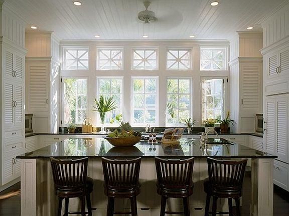Light-filled Gourmet Kitchen with top-of-the-line Redundant appliances