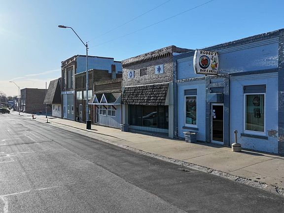 2nd image of 116 W Broadway St