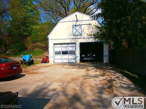 4th image of 1914 Lake Ave