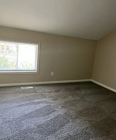 1189 Carrousel Dr E — Photo 8