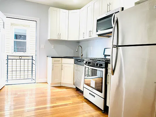 Rented by Blue Egg Realty Corp | media 14