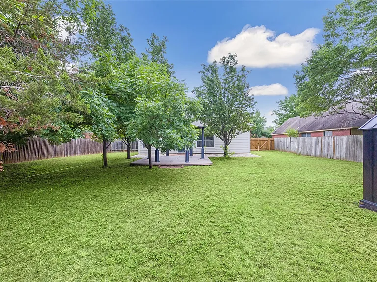 211 N Blue Ridge Pkwy — Photo 20