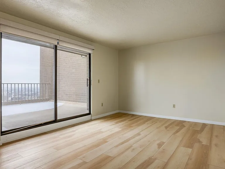 245 N Vine St #803 — Photo 15