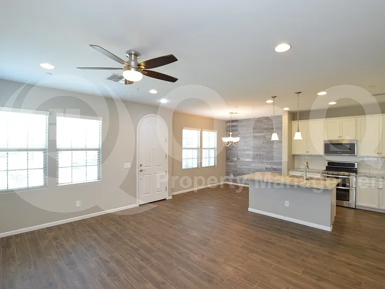 2477 W Market Pl #34 — Photo 7
