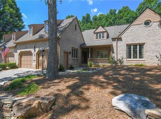 20 Lands End Dr, Greensboro, NC 27408