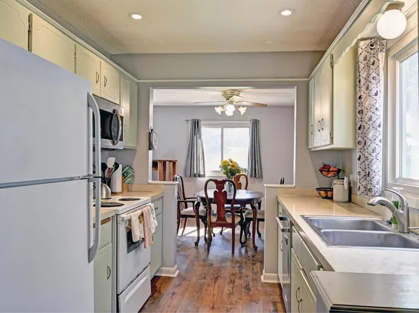 1327 67th Ln N, Brooklyn Center, MN 55430