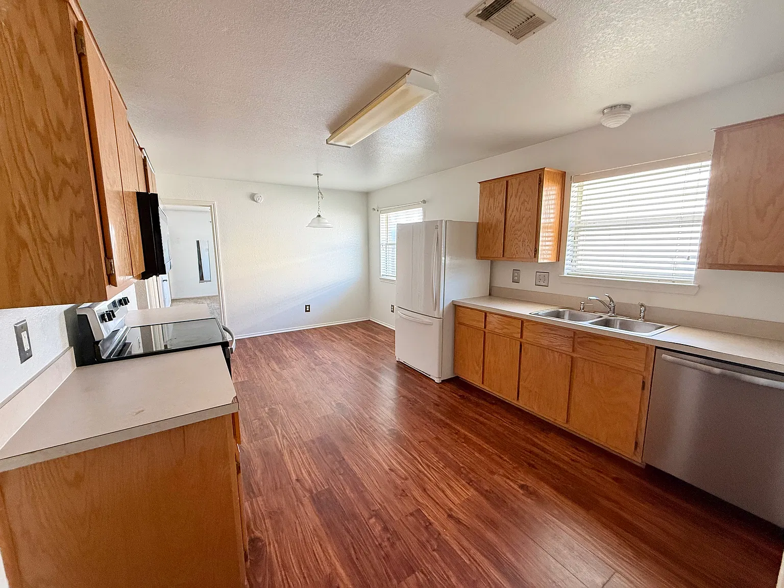 4 bed, 1887 sqft, $1,750 — Photo 4