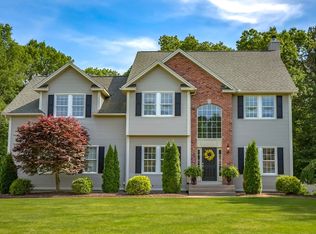41 Christopher Dr, Westfield, MA 01085