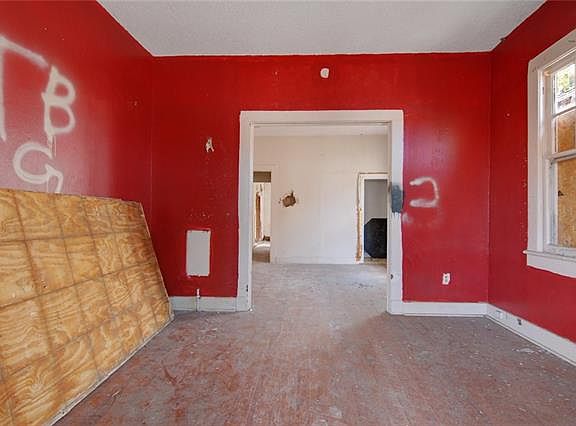 4th image of 2314 Amelia St