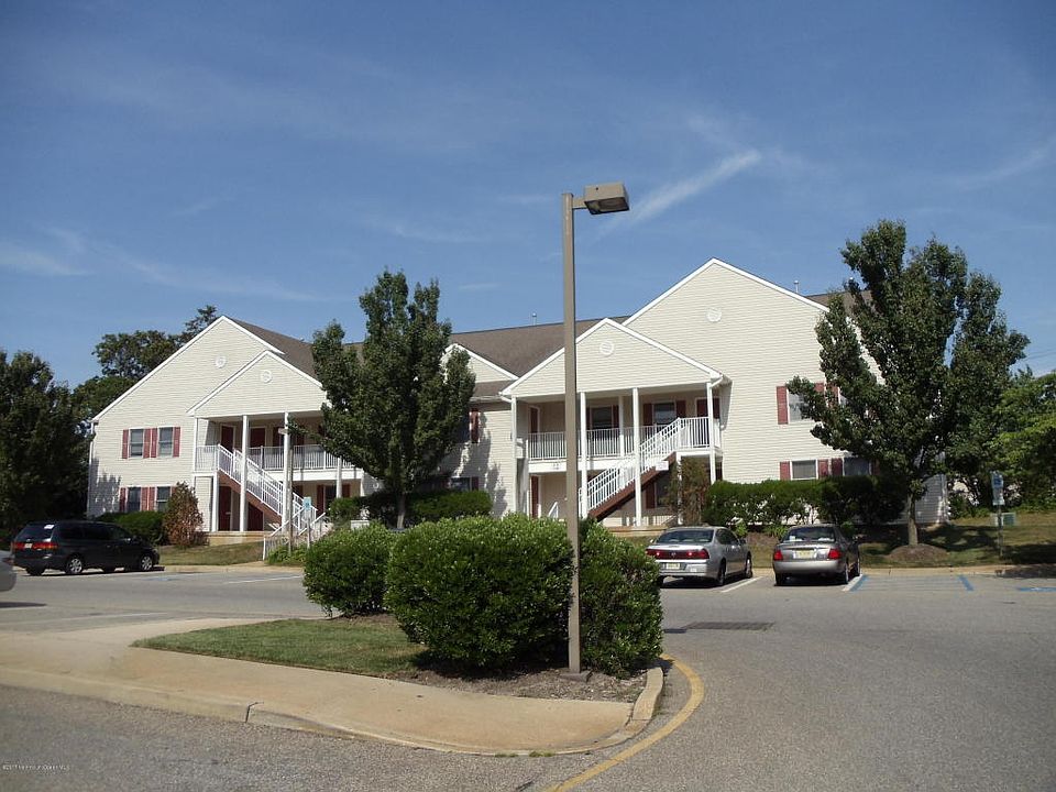 1st image of 5 Walnut St APT 6