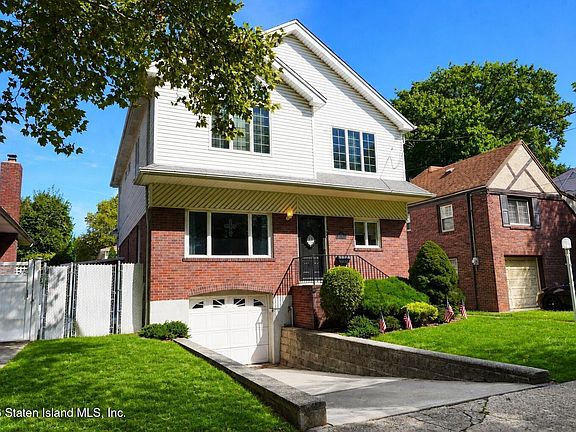 2nd image of 565 College Ave