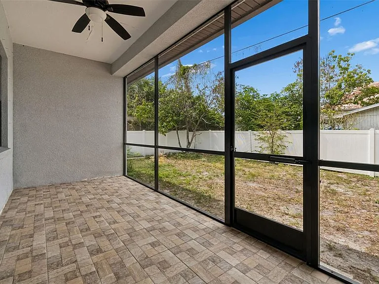 2311 W Aileen St — Photo 30