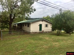 109 2nd St, Norfork, AR 72658