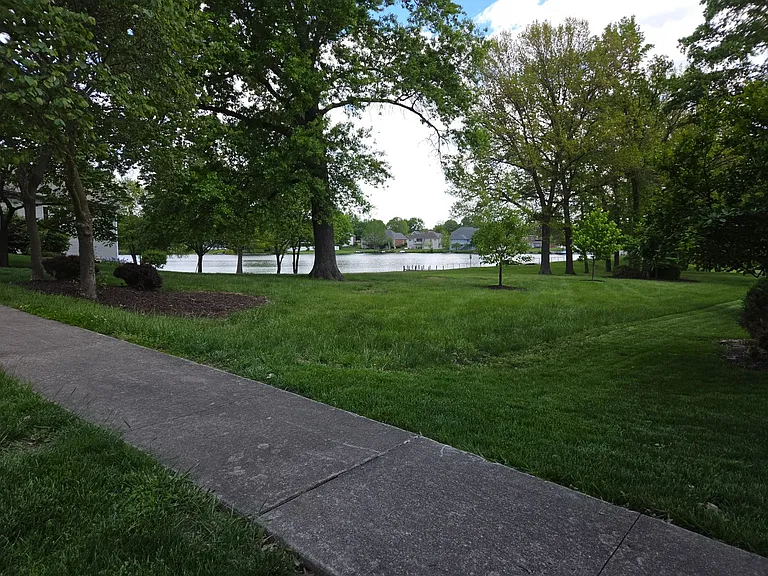 4200 Beach Pointe Dr — Photo 27