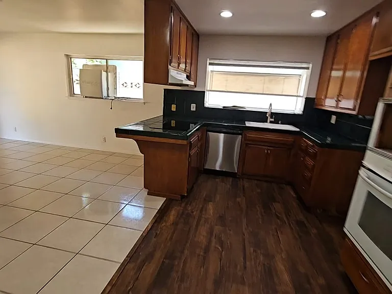 44836 Lorimer Ave — Photo 13