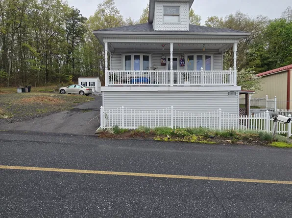 39 Roosevelt Dr, Mahanoy City, PA 17948