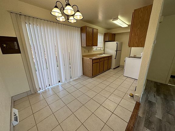 3rd image of 2415 6th Ave #2