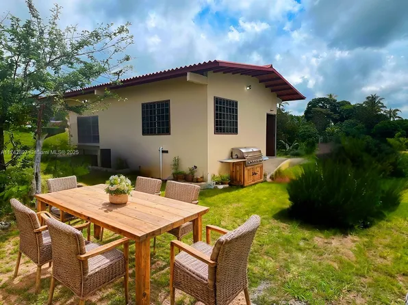 Las Lajas Way Panama Pty Republicans, Panama, NY 14767