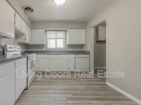 4717 Gladstone St, Lincoln, NE 68504