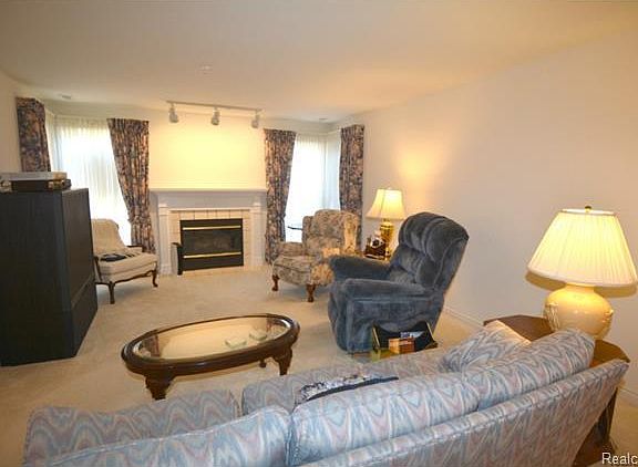 3rd image of 28435 Carlton Way Dr #1