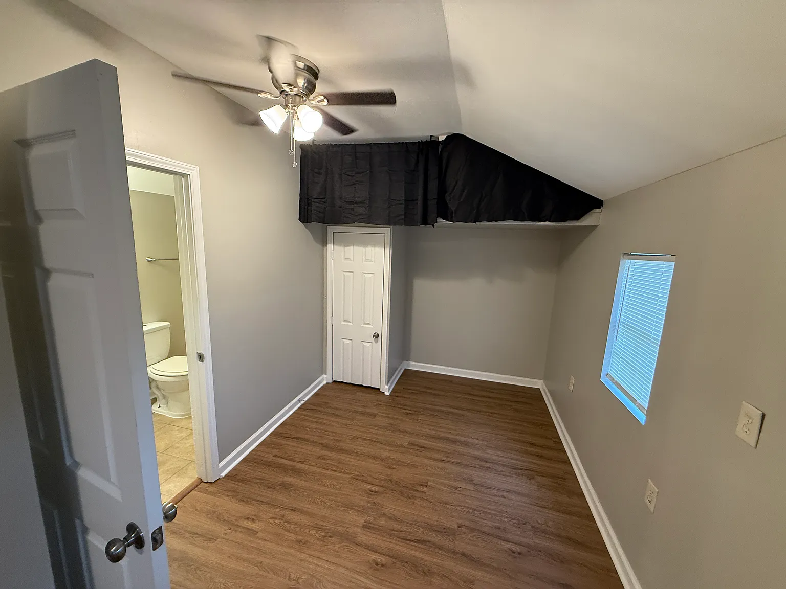 1 bed, $1,000 — Photo 4