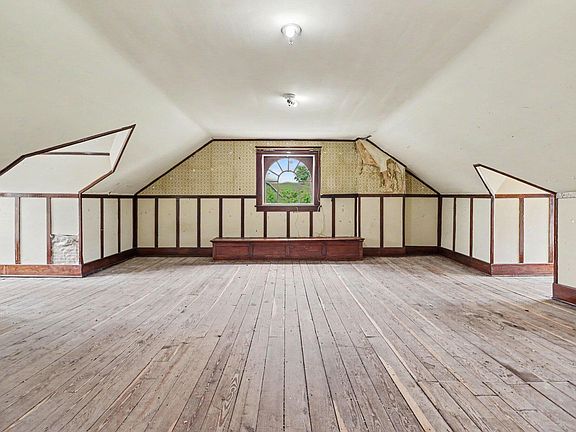 5th image of 31 Orchard Pl